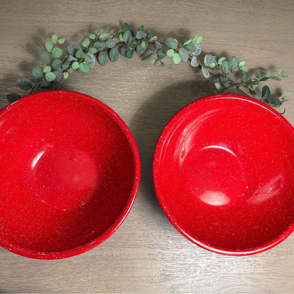 Set of 2 Red Speckled Metal Bowls.